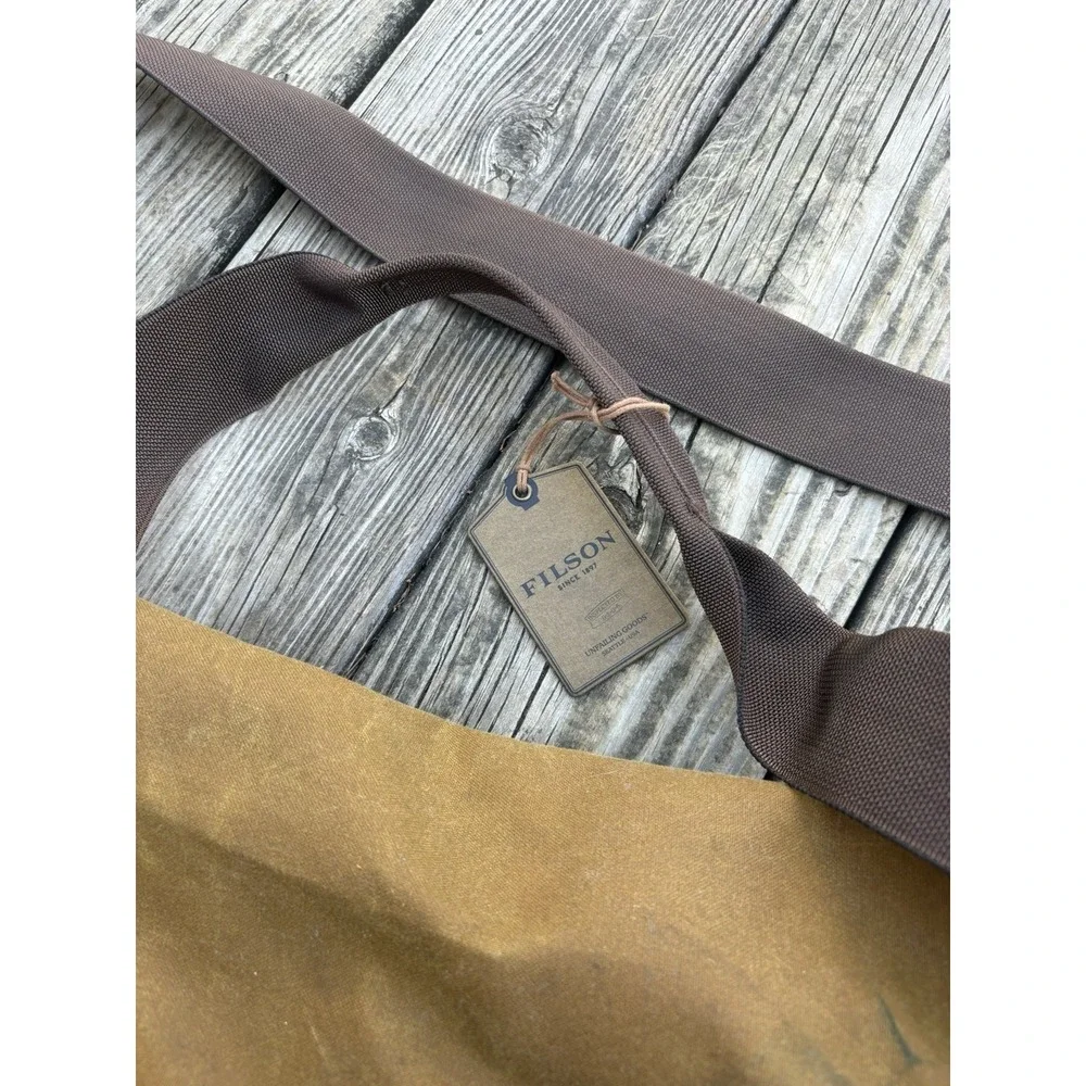 Filson Medium Sized Field Duffle Bag Dark Tan Brand New With Stains